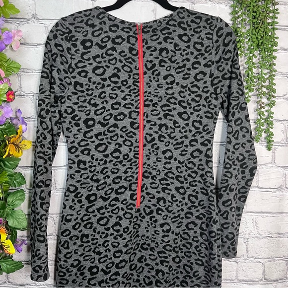 ₽💙2/$40💙Banana Republic Leopard Printed Long Sleeve Dress Size 2/XS - Picture 8 of 16